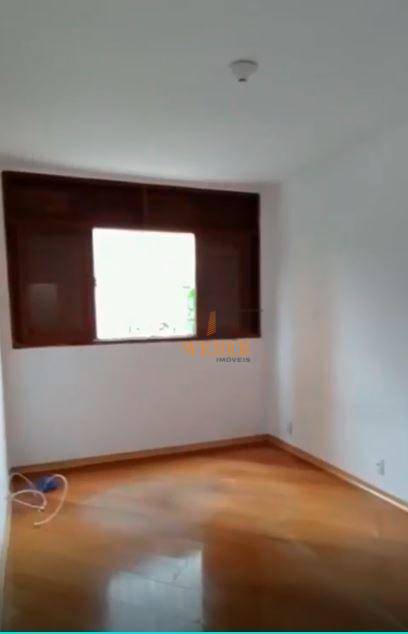 Apartamento à venda com 2 quartos, 70m² - Foto 9