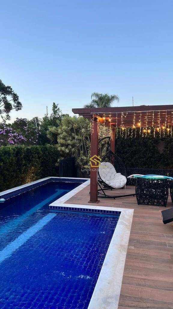 Casa de Condomínio à venda com 4 quartos, 415m² - Foto 1