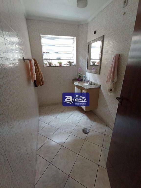 Sobrado à venda com 2 quartos, 164m² - Foto 2