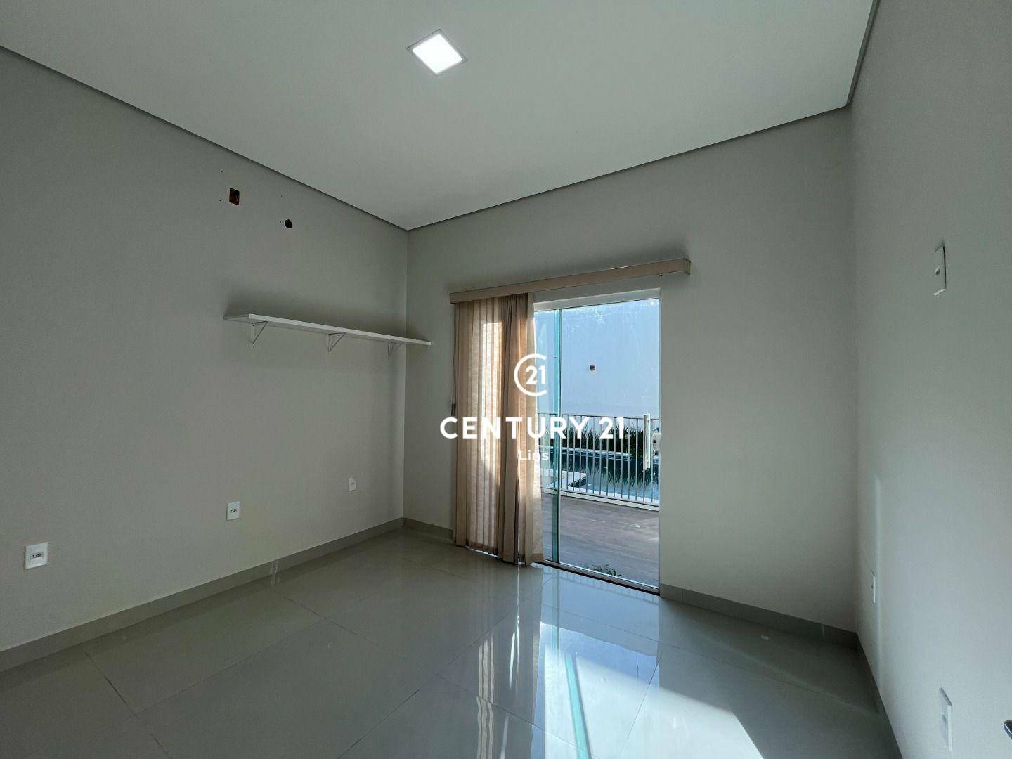 Casa para alugar com 3 quartos, 300M2 - Foto 8