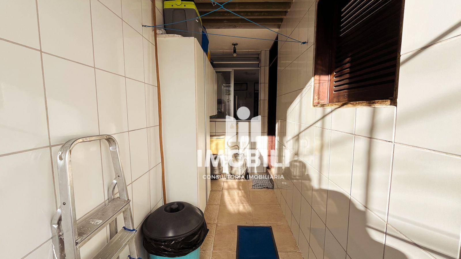 Casa à venda com 3 quartos, 212m² - Foto 25