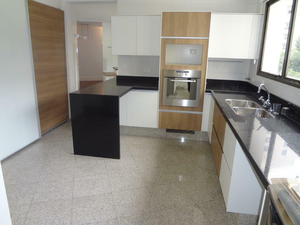 Apartamento para alugar com 3 quartos, 306m² - Foto 13