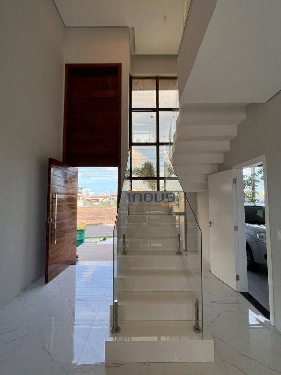 Casa de Condomínio à venda com 4 quartos, 276m² - Foto 2