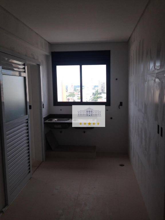 Apartamento à venda com 3 quartos, 204m² - Foto 2