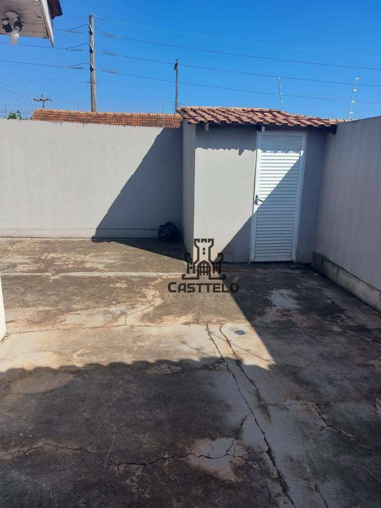 Casa à venda com 2 quartos, 70m² - Foto 10