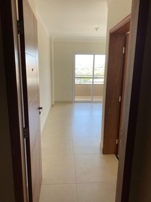 Apartamento à venda com 2 quartos, 70m² - Foto 3