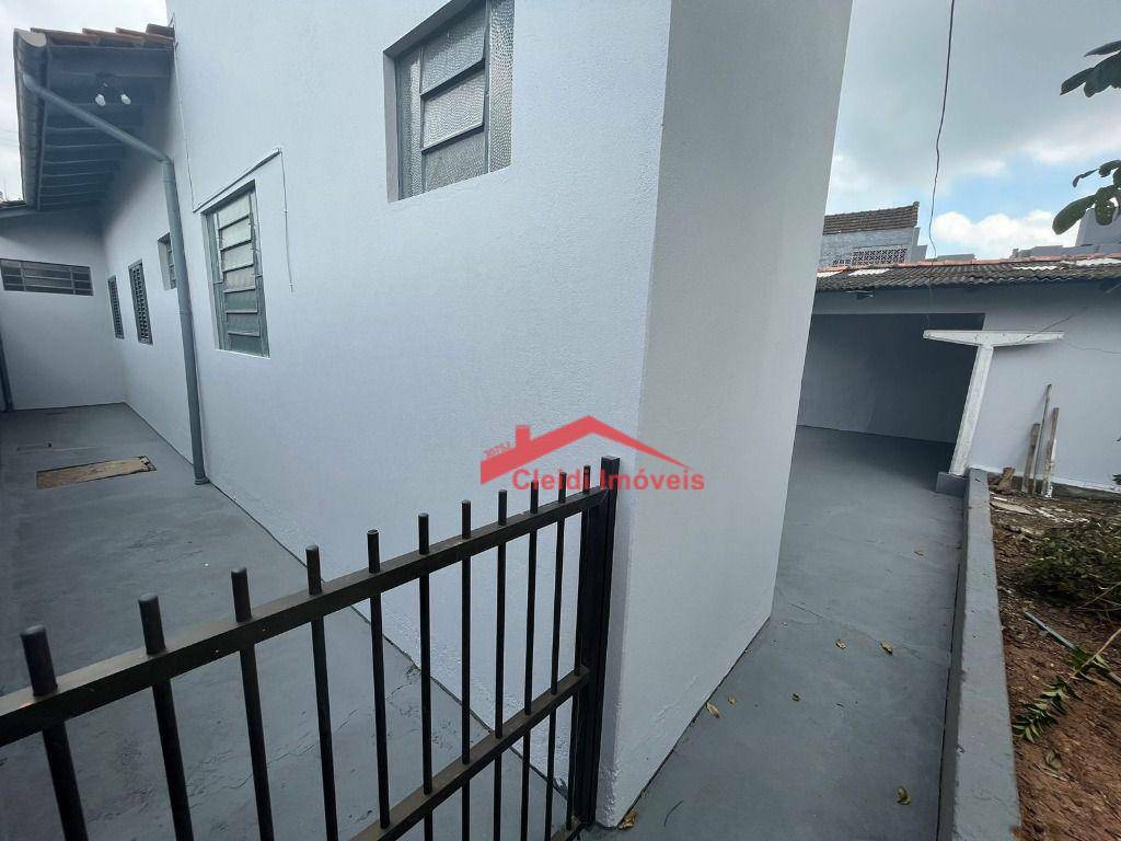 Casa para alugar com 3 quartos, 125m² - Foto 18