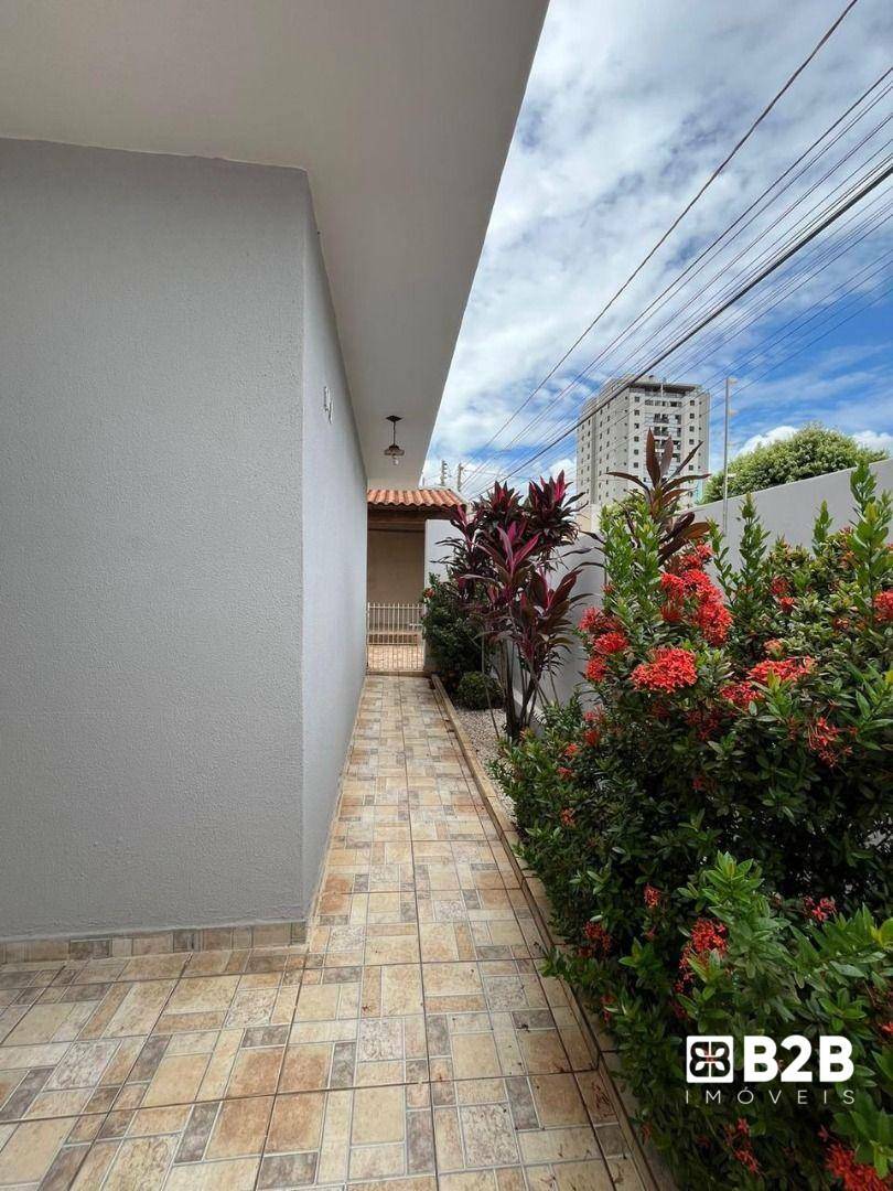 Casa à venda com 3 quartos, 191m² - Foto 3