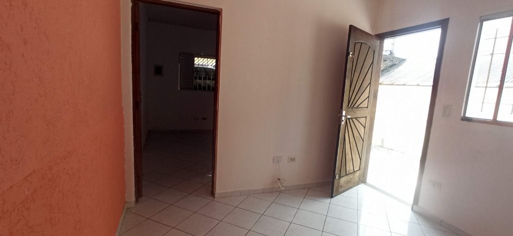 Casa para alugar com 1 quarto, 60m² - Foto 11