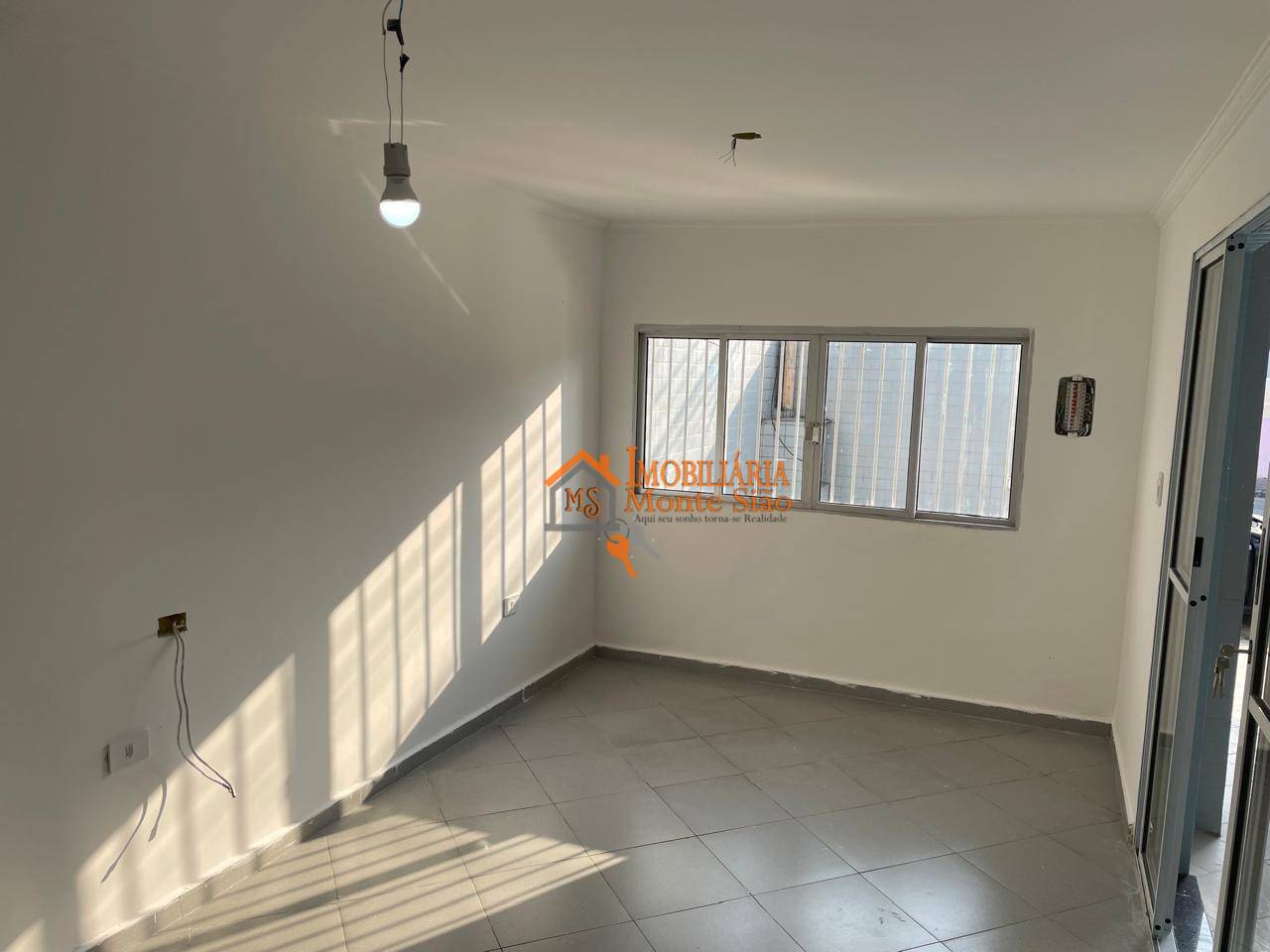 Casa à venda com 4 quartos, 101m² - Foto 3