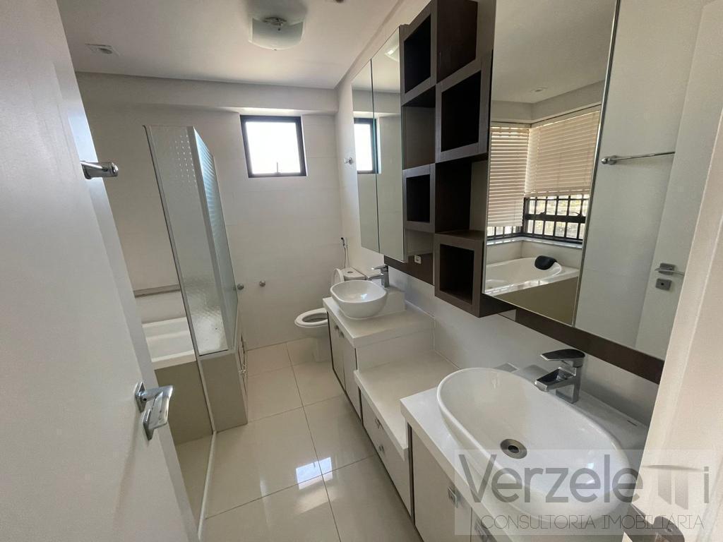 Apartamento para alugar com 3 quartos, 127m² - Foto 9