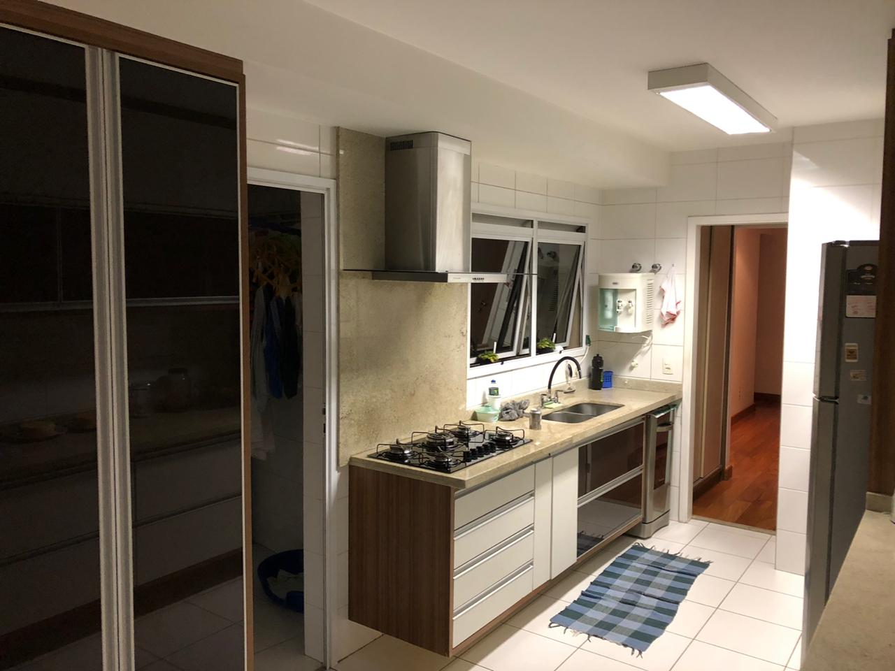 Apartamento à venda com 4 quartos, 240m² - Foto 7