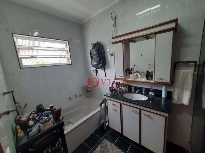 Sobrado à venda com 3 quartos, 193m² - Foto 4