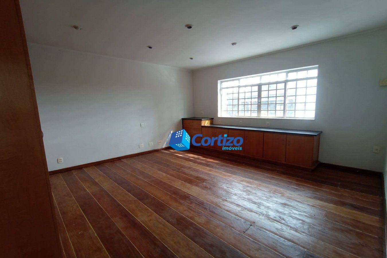 Casa para alugar com 3 quartos, 200M2 - Foto 5