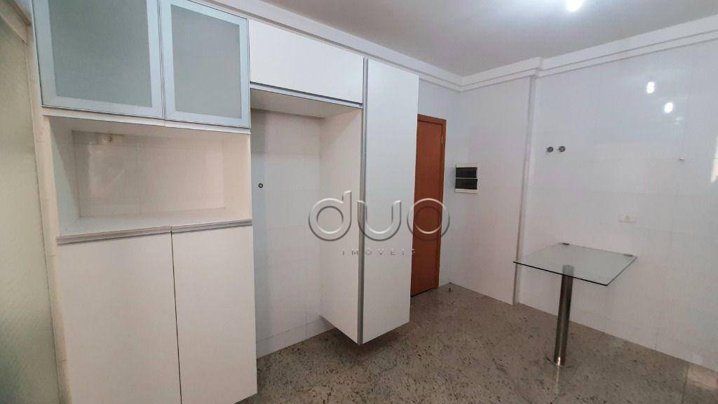 Apartamento para alugar com 3 quartos, 140m² - Foto 12