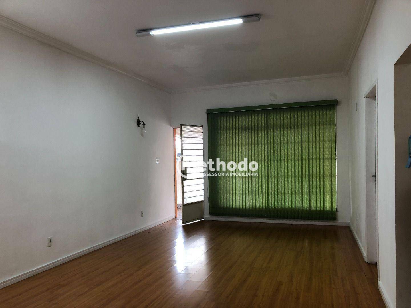 Casa à venda com 2 quartos, 148m² - Foto 1