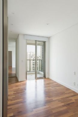 Apartamento à venda com 3 quartos, 200m² - Foto 13