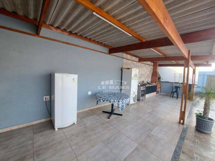 Casa à venda com 2 quartos, 110m² - Foto 4