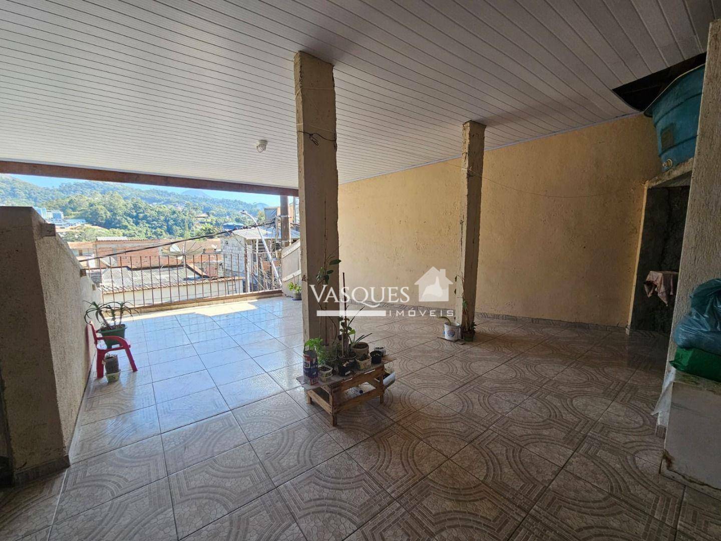 Casa à venda com 3 quartos, 100m² - Foto 1