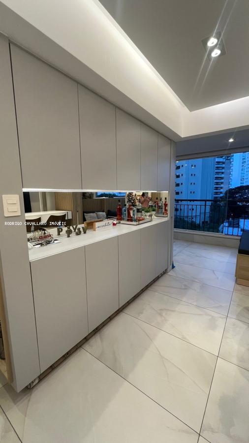 Apartamento à venda com 2 quartos, 70m² - Foto 14