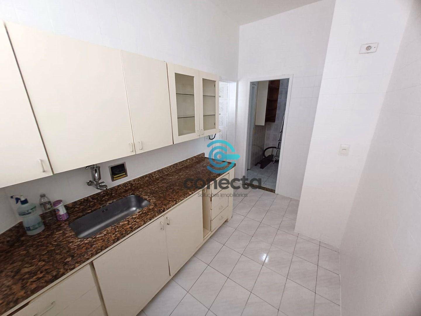 Apartamento para alugar com 3 quartos, 130m² - Foto 14