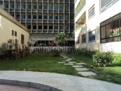 Apartamento para alugar com 3 quartos, 360m² - Foto 22