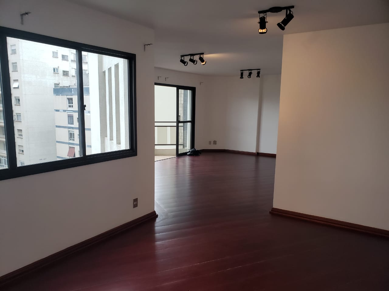 Apartamento à venda com 4 quartos, 160m² - Foto 4