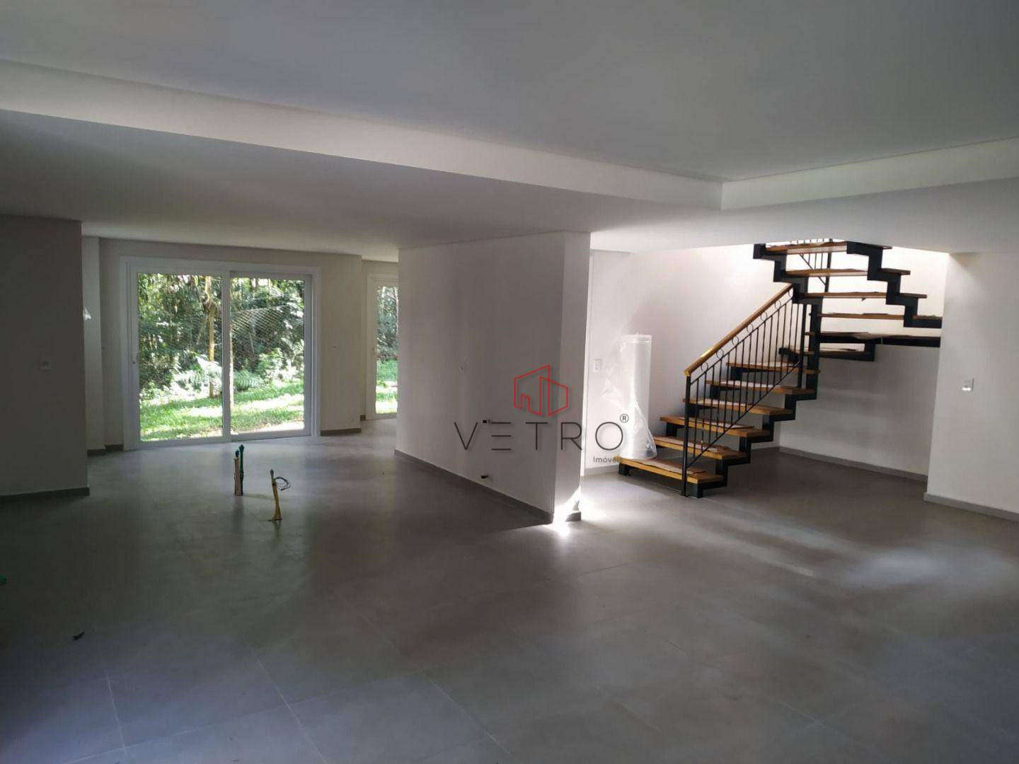 Casa de Condomínio à venda com 4 quartos, 273m² - Foto 3