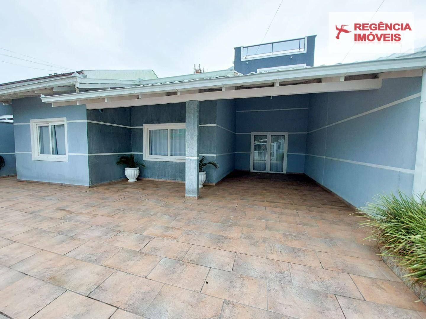 Casa à venda com 5 quartos, 400m² - Foto 1