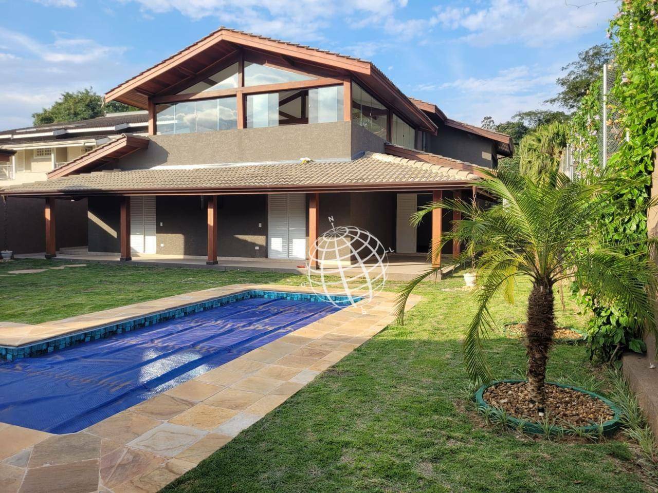 Casa de Condomínio à venda com 4 quartos, 476m² - Foto 1