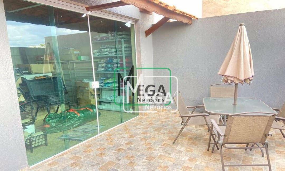 Casa à venda com 3 quartos, 240m² - Foto 26