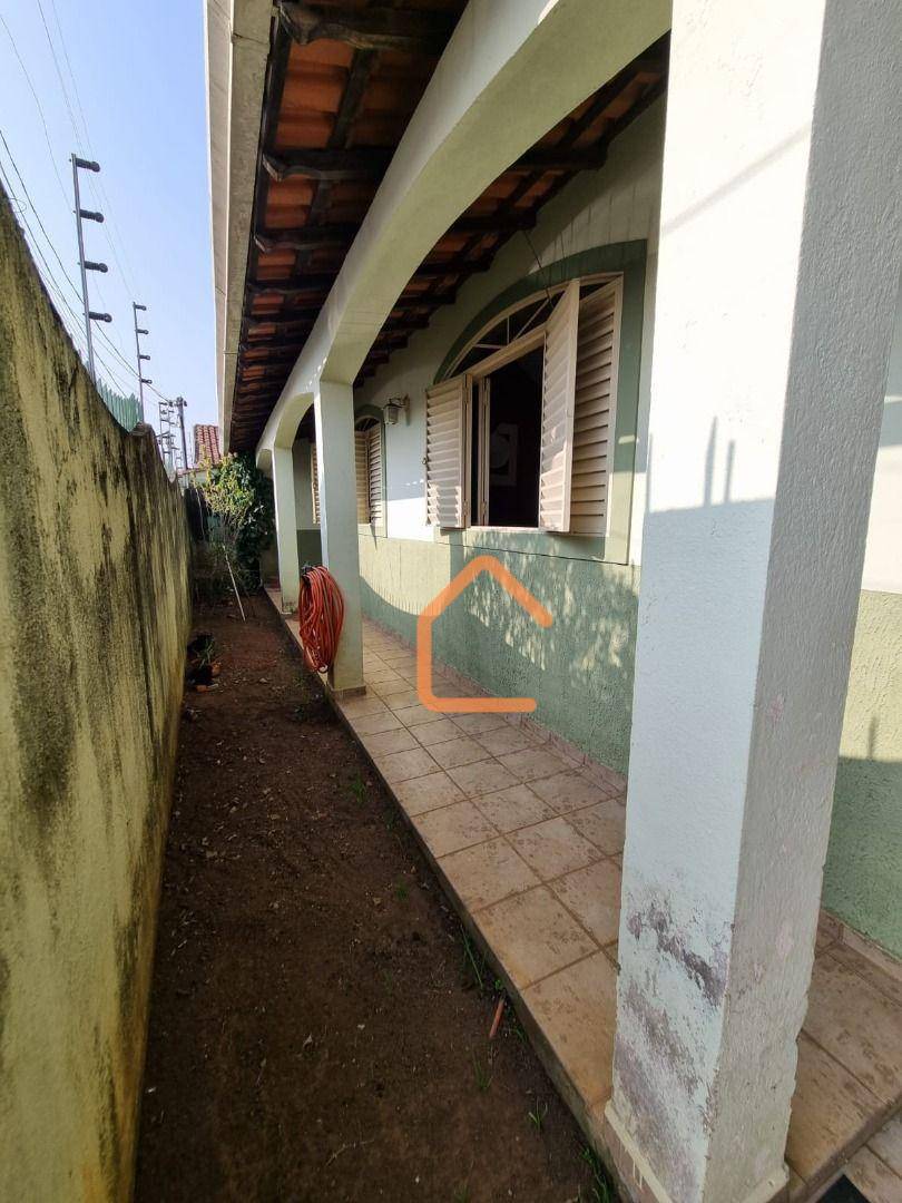 Casa, 4 quartos, 254 m² - Foto 21