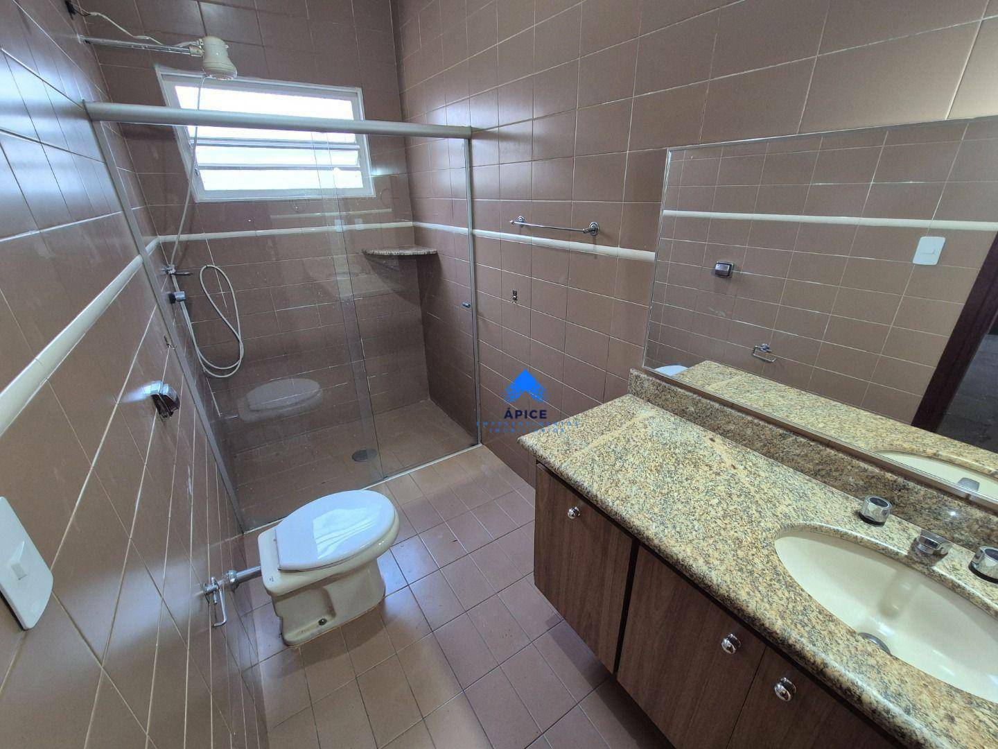 Casa para alugar com 3 quartos, 242M2 - Foto 23