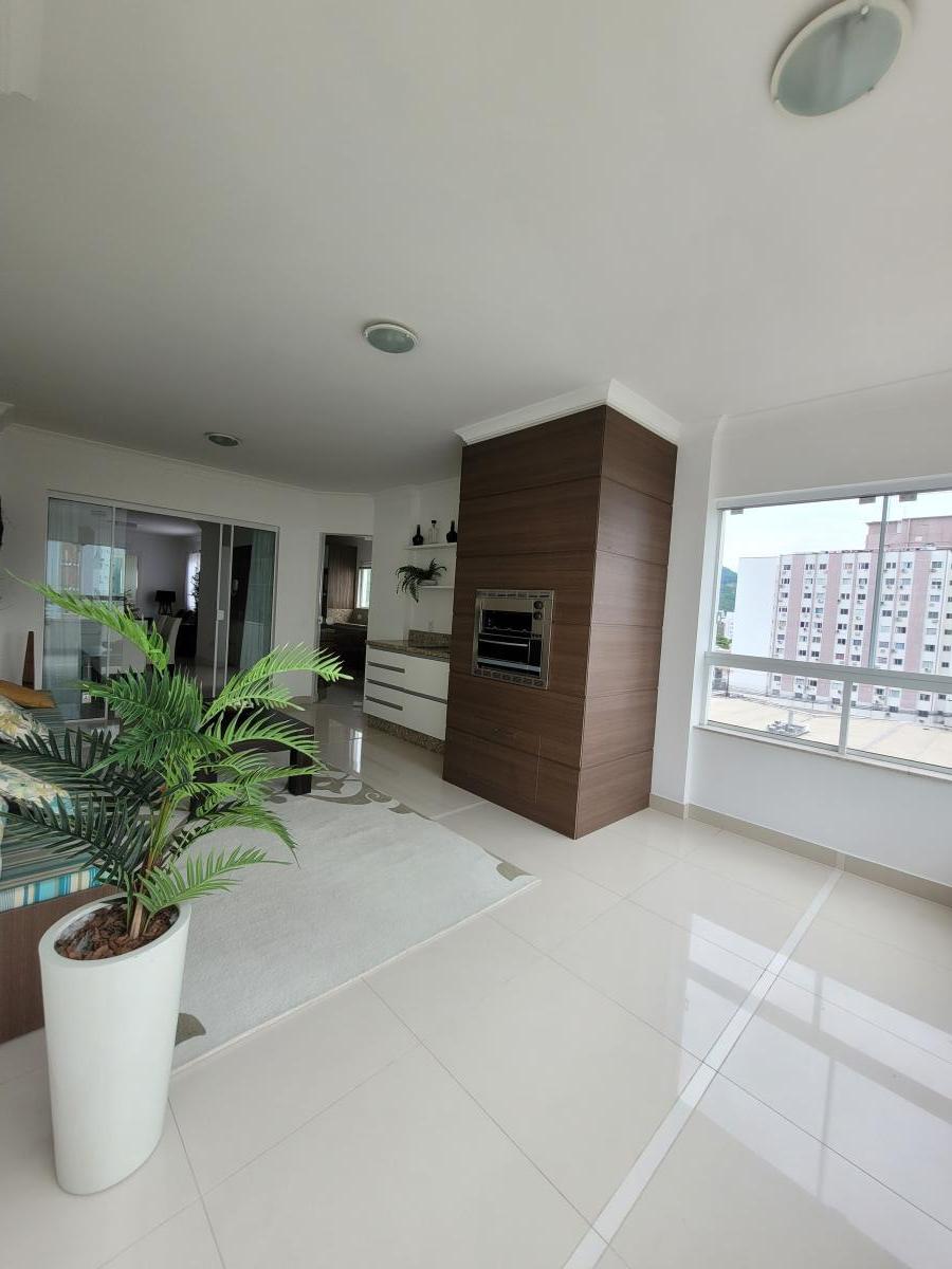 Apartamento à venda com 3 quartos, 131m² - Foto 6