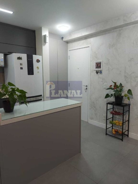 Apartamento à venda com 2 quartos, 63m² - Foto 4