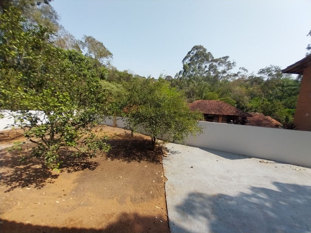 Casa de Condomínio para alugar com 4 quartos, 300m² - Foto 22