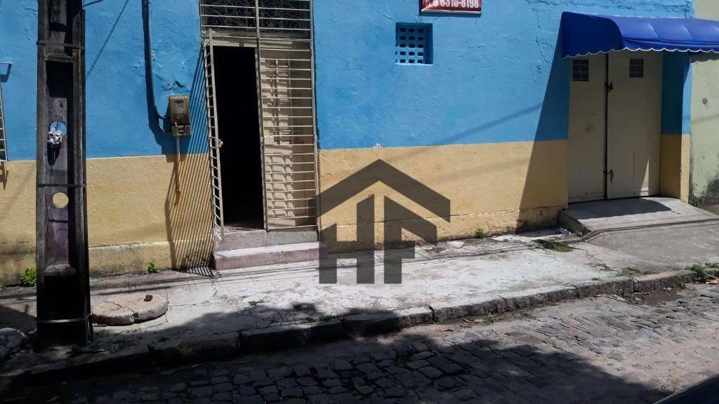 Casa à venda e aluguel com 5 quartos, 200m² - Foto 1