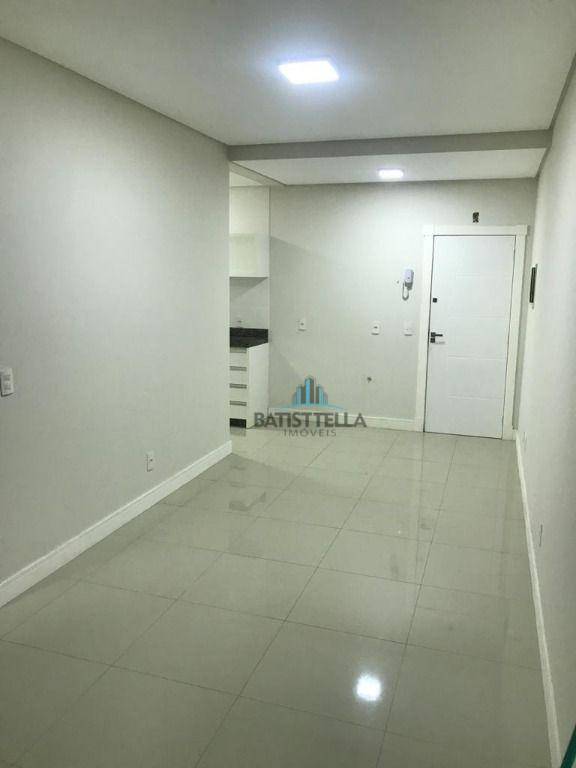 Apartamento à venda com 2 quartos, 66m² - Foto 4