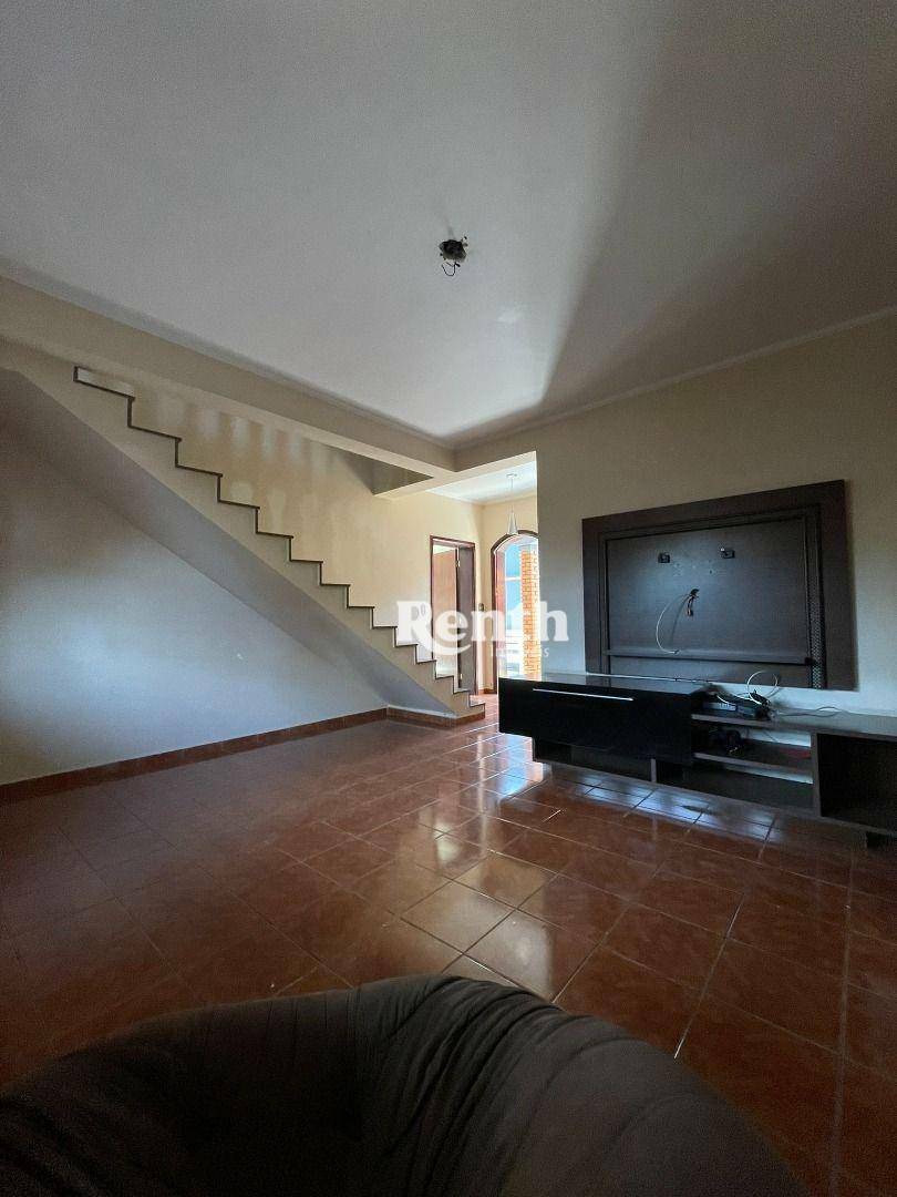 Sobrado à venda com 3 quartos, 244m² - Foto 3