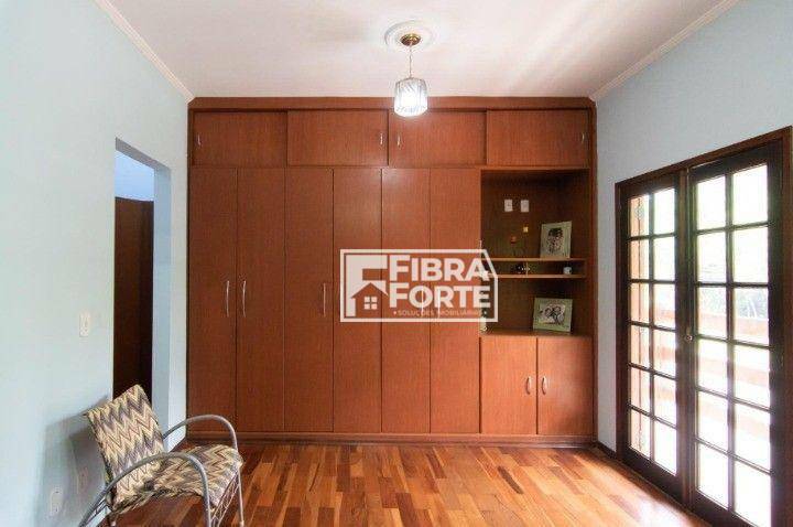 Casa à venda com 3 quartos, 221m² - Foto 18