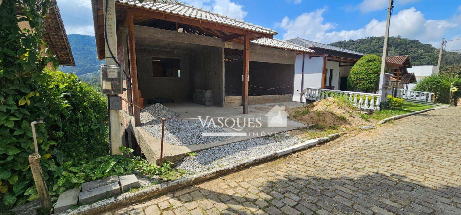 Casa de Condomínio à venda com 4 quartos, 180m² - Foto 1