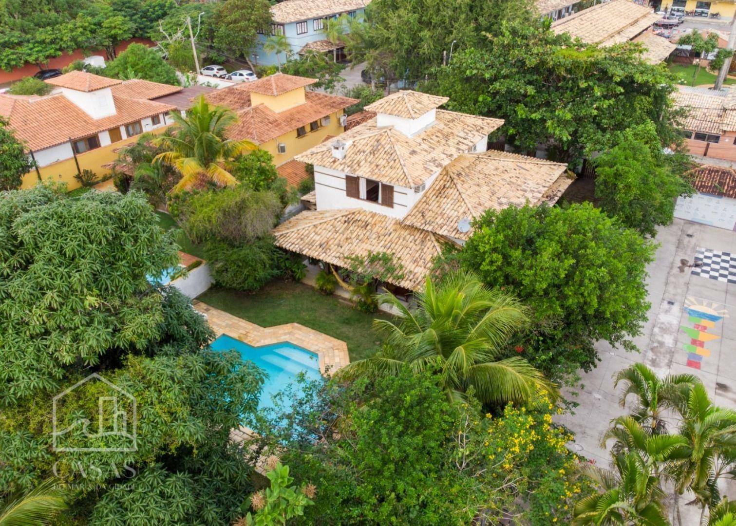 Casa à venda com 3 quartos, 215m² - Foto 1