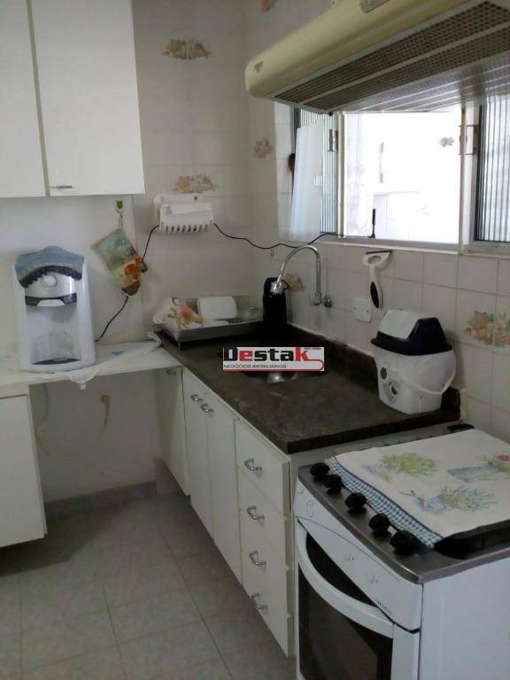 Apartamento à venda com 2 quartos, 70m² - Foto 3