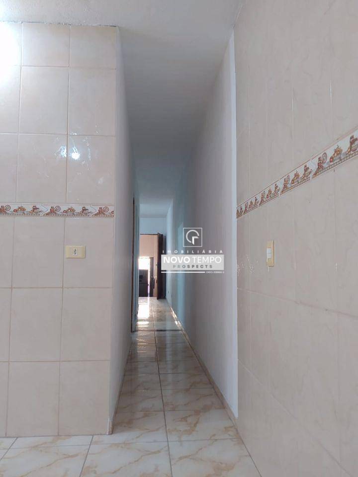 Casa à venda com 4 quartos, 280m² - Foto 1