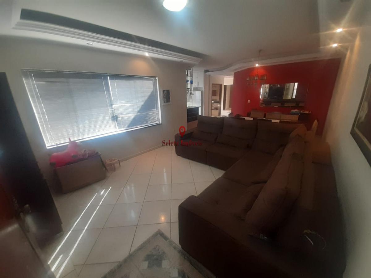 Casa à venda com 2 quartos, 250m² - Foto 1