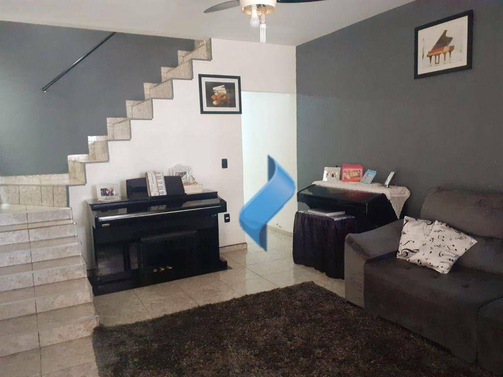 Casa à venda com 4 quartos, 170m² - Foto 1