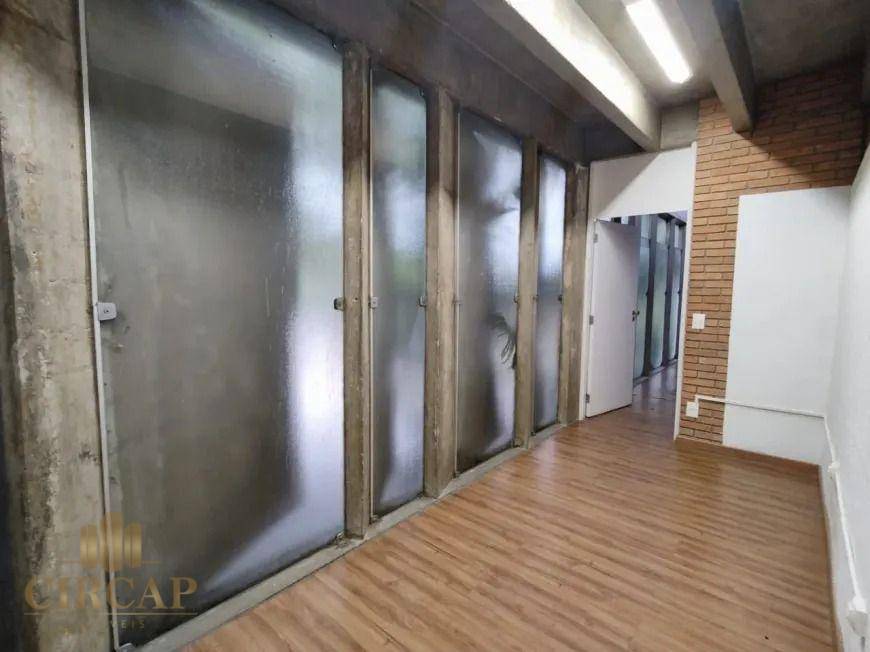 Casa para alugar com 9 quartos, 373m² - Foto 11