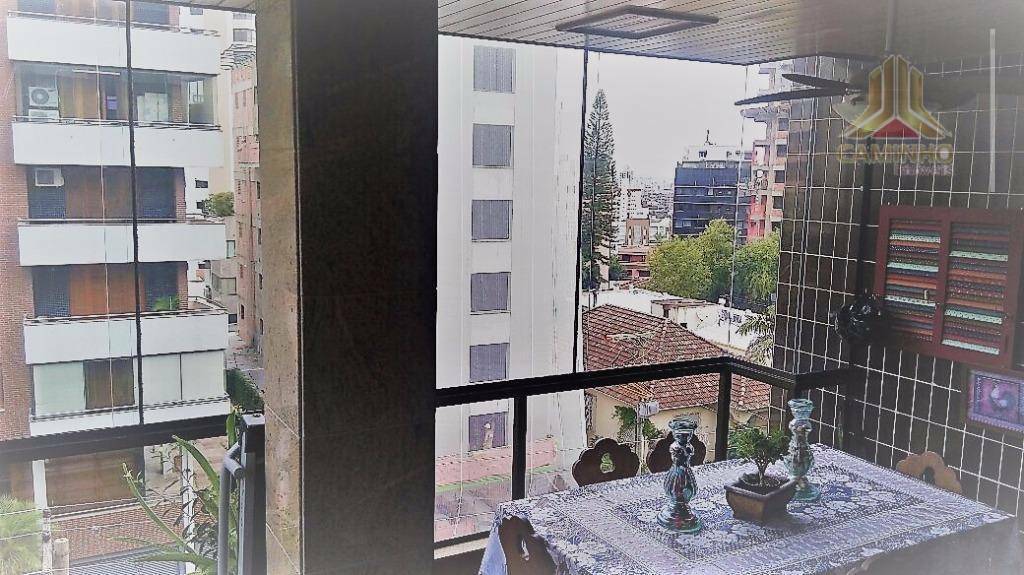 Apartamento à venda com 3 quartos, 169m² - Foto 4