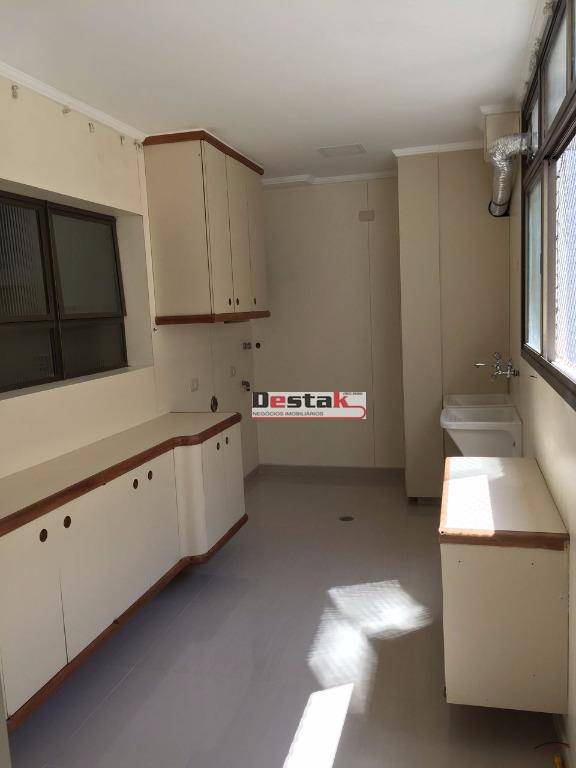 Apartamento à venda com 2 quartos, 240m² - Foto 1