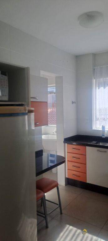 Apartamento para alugar com 2 quartos, 75m² - Foto 3